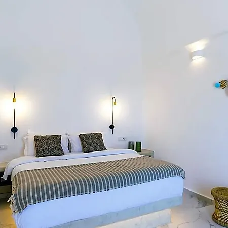 Hotel Lavadoze Luxury Santorini Island