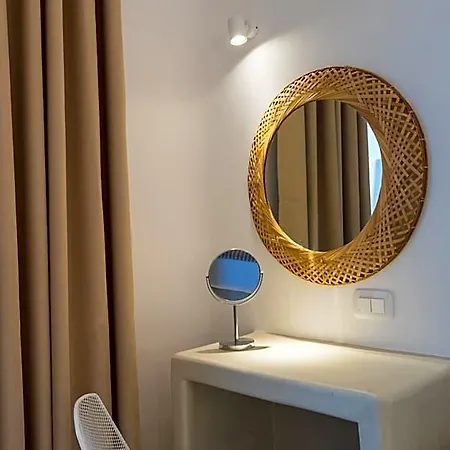 Lavadoze Luxury Hotel Santorini Island